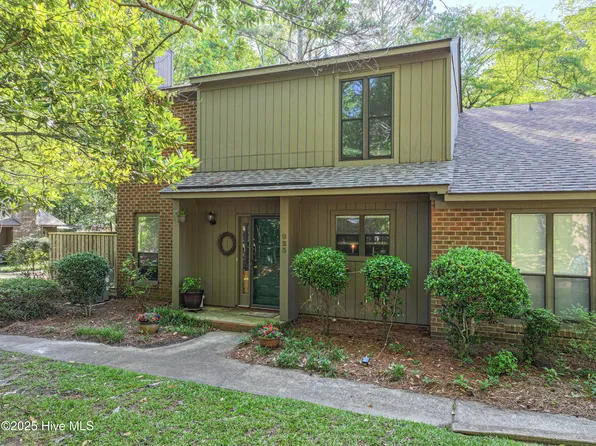 923 Persimmon Place, Winterville, NC 28590