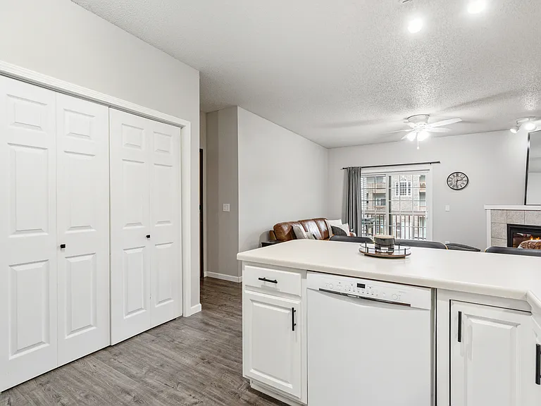 80 Circle Dr #5 — Photo 14