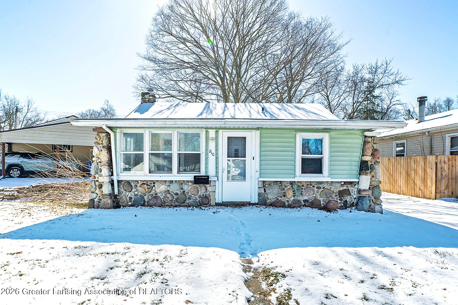 810 Fenton St photo 1