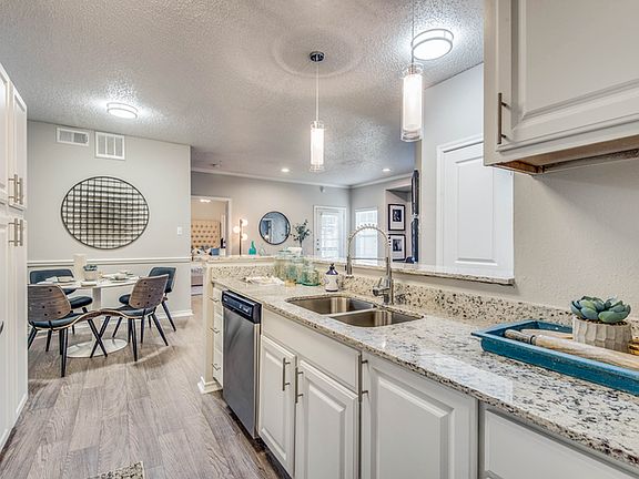 Estates at Las Colinas - E Renovation