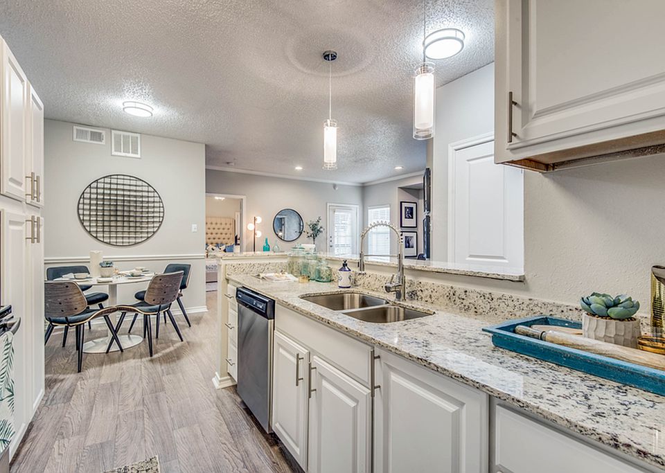 Estates at Las Colinas - E Renovation