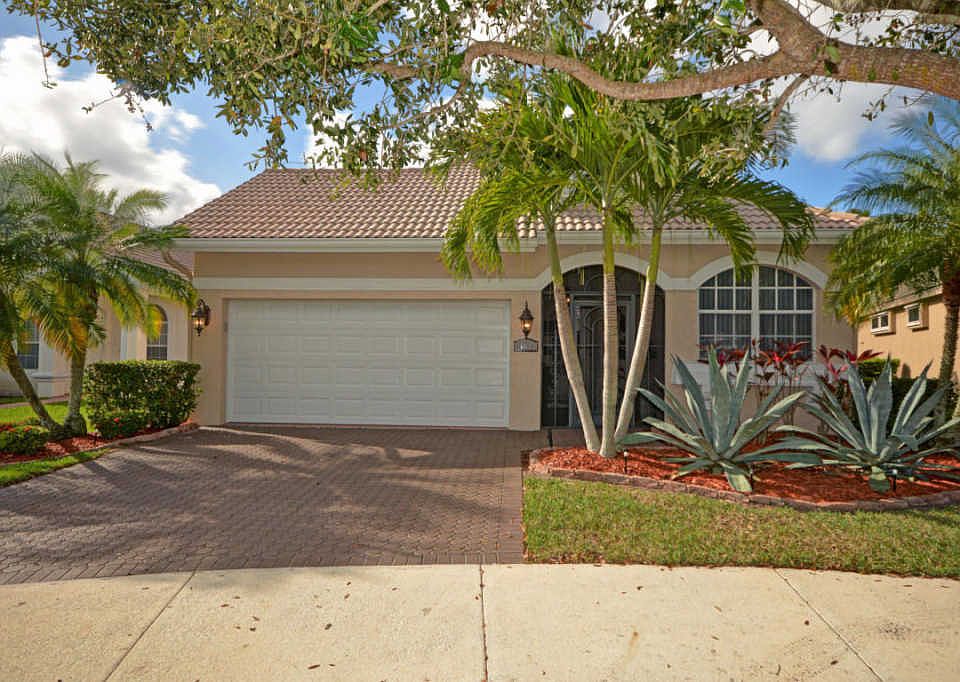 1st image of 668 SW Andros Cir