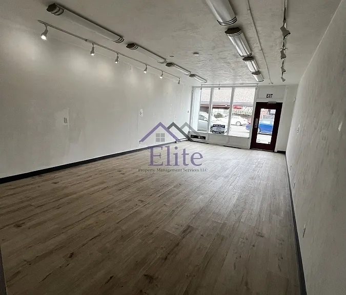 413 W Railroad Ave #1 — Photo 1