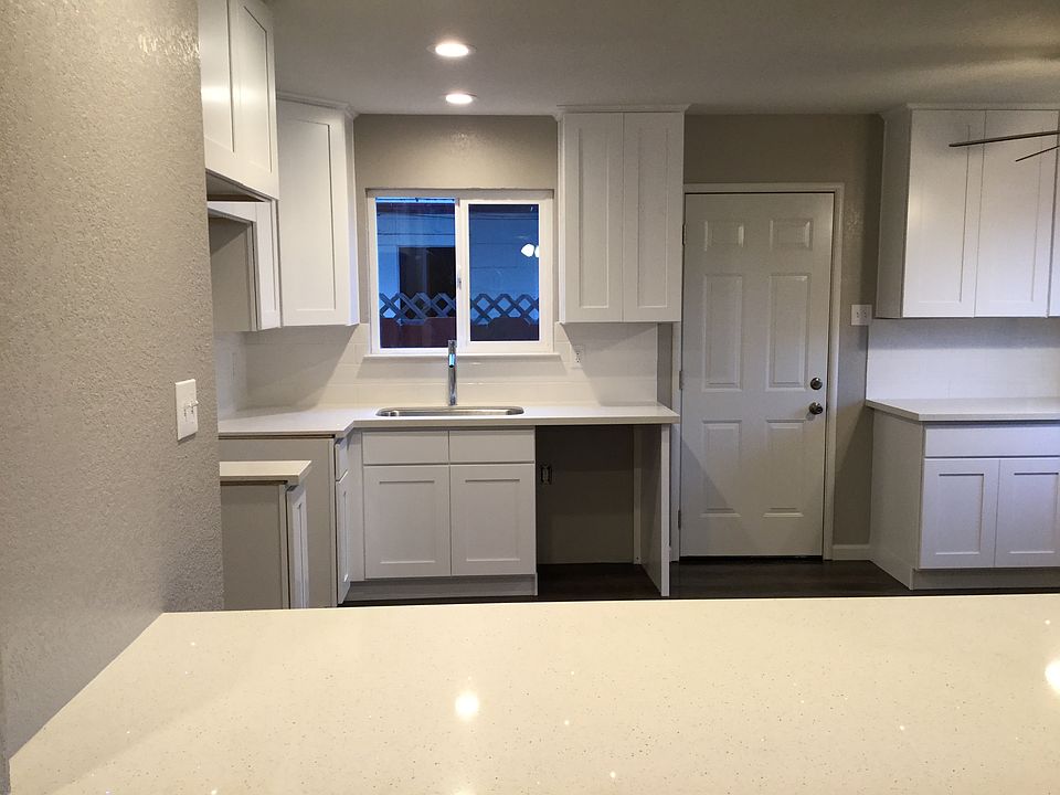 Upscale white kitchen