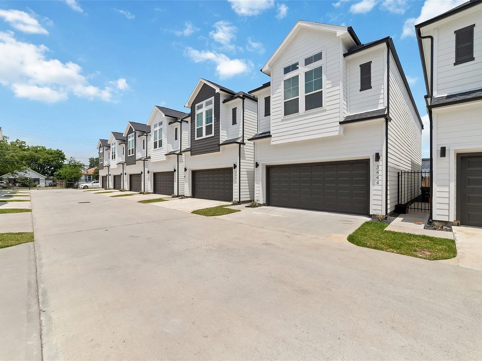 3 bed, 3.5 bath, 1786 sqft, $2,600 — Photo 3