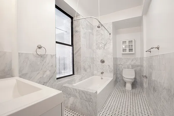 Rented by R New York | media 2