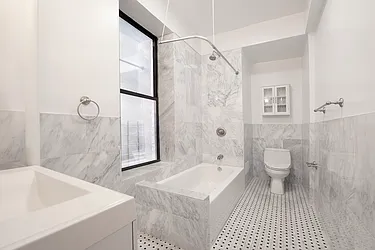 Rented by R New York