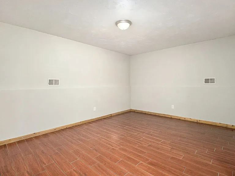 1126 Lafayette Ave — Photo 9