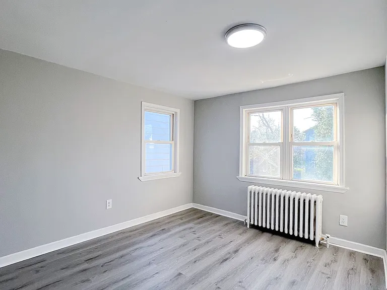 215 N 9th St — Photo 18