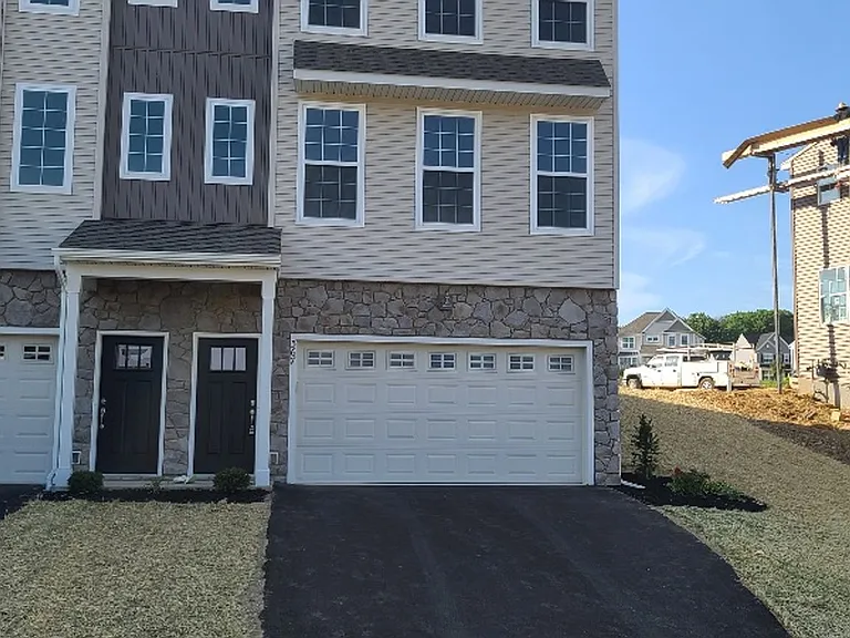 567 Brook Shire Ct — Photo 2