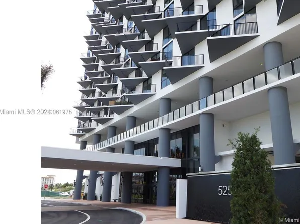 5252 NW 85th Ave APT 402, Doral, FL 33166