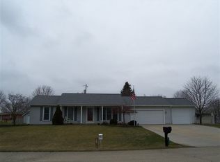 57059 Claudia Ln, Middlebury, IN 46540