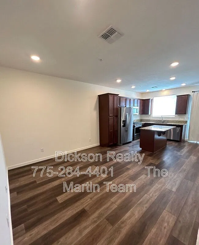 2 bed, 2.5 bath, 1270 sqft, $2,195 — Photo 3