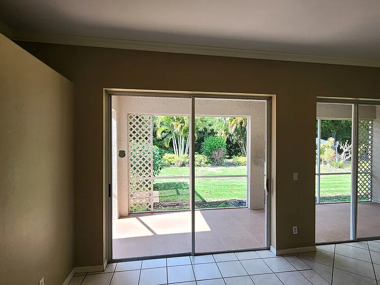 11082 Lakeland Cir — Photo 8