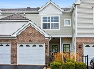 104 Arboretum Dr #104, Lombard, IL 60148