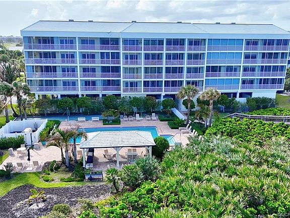 5th image of 529 NE Plantation Rd APT 105