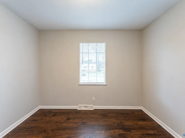 514 Lisa Ln NW — Photo 19