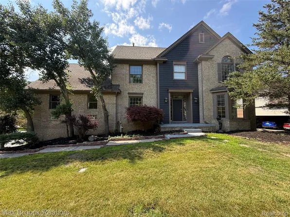 3382 Long Meadow Ct, West Bloomfield, MI 48324