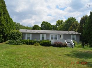313 Johnson Ln, Connellsville, PA 15425