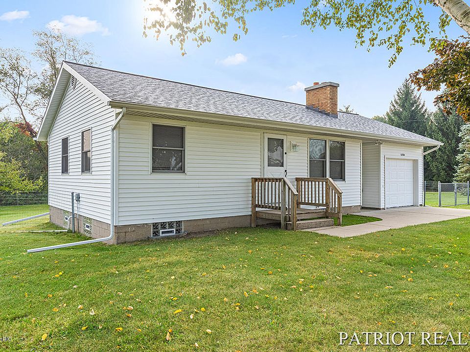 1st image of 12334 Pine Island Dr NE