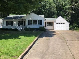 101 W Canton Cir, Springfield, MA 01104