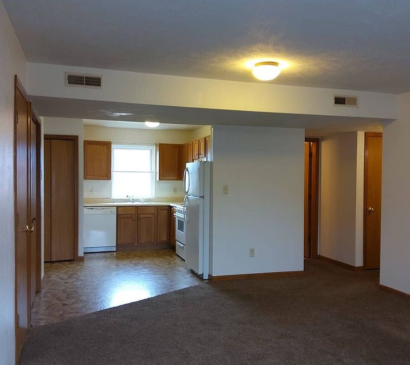 1st image of 251 Woodridge Ct APT A
