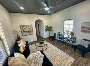 220 W Main St, Mitchell, IN 47446