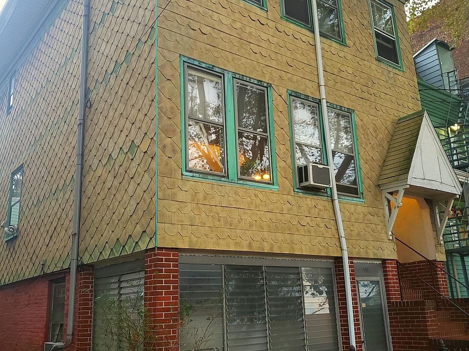 THIS OLD HOME IS A GREAT VALUE 2ND FLOOR UNIT QUIET HOME PERFECT FOR A PROFESSIONAL LOOKING TO LIVE NEAR WORK EASY ACCESS TO NYC