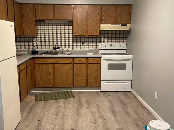 435 E Cass St, Schoolcraft, MI 49087