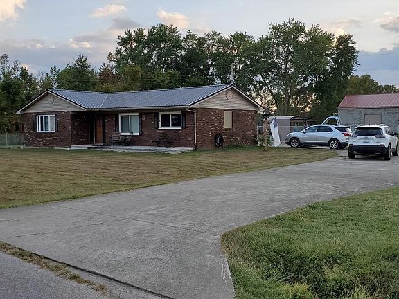 2nd image of 194 Sunset Dr