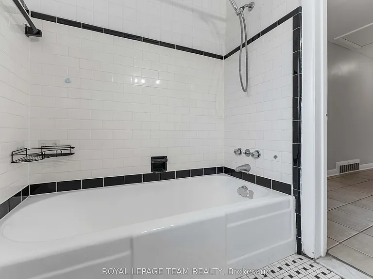 1086 Apolydor Ave #3 — Photo 20