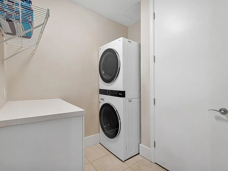 2640 Lake Shore Dr #107 — Photo 22