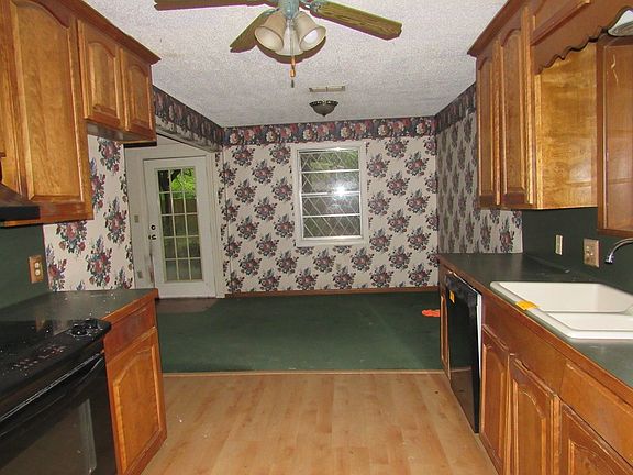 5th image of 1100 Fuller Springs Dr