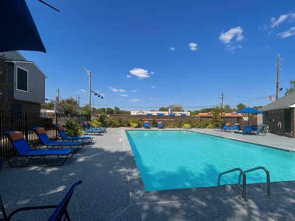 Porterwood Apartments