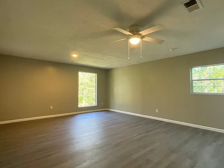 149 Lakeshore Dr — Photo 7