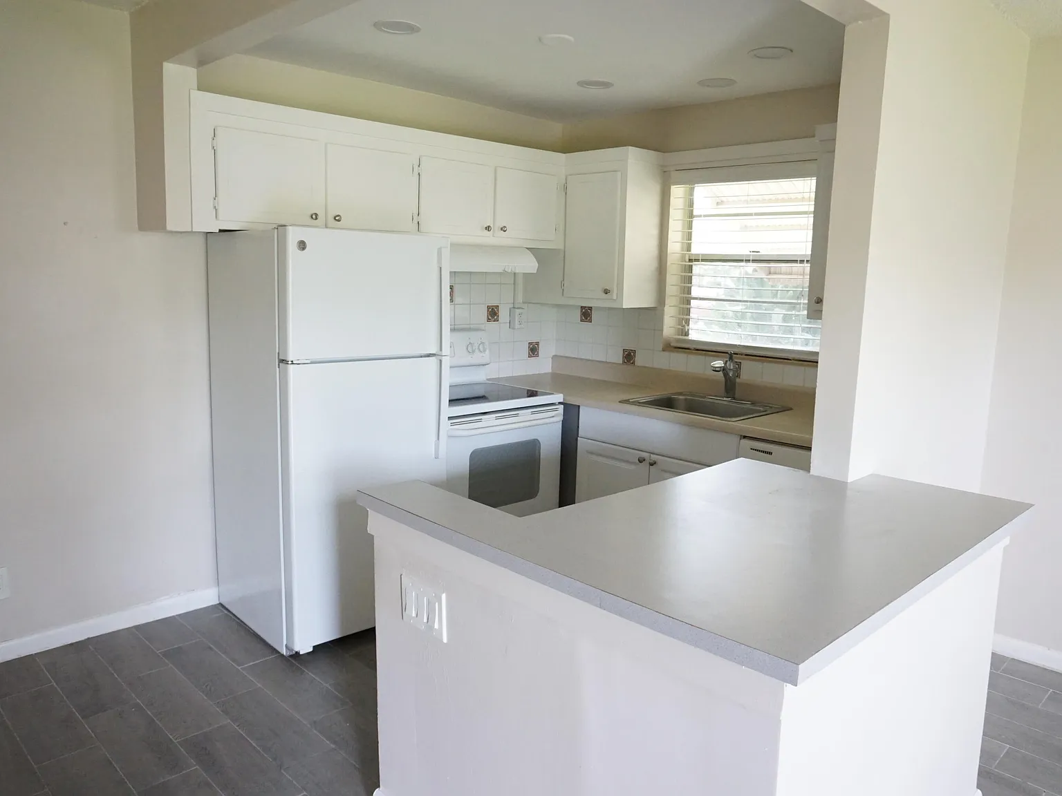 1 bed, 1.5 bath, 684 sqft, $1,450 — Photo 1
