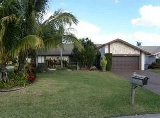 8216 Cassia Ct, Tamarac, FL 33321