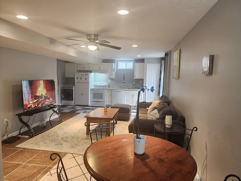 1023 Savanna Dr #BASEMENT — Photo 3