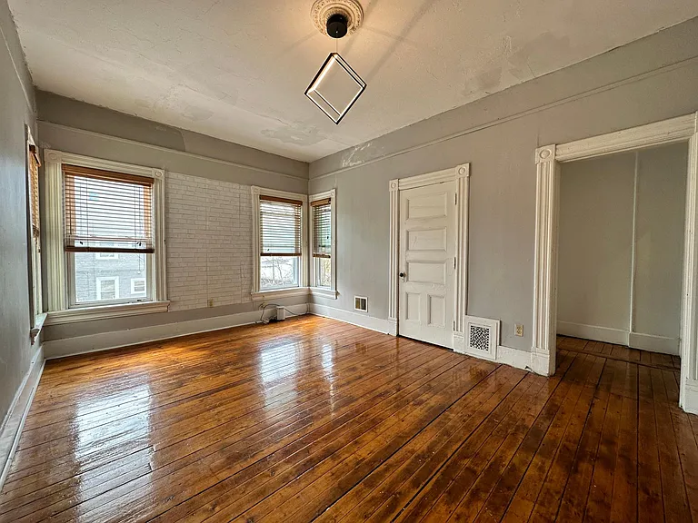 124 Almy St #2D — Photo 6