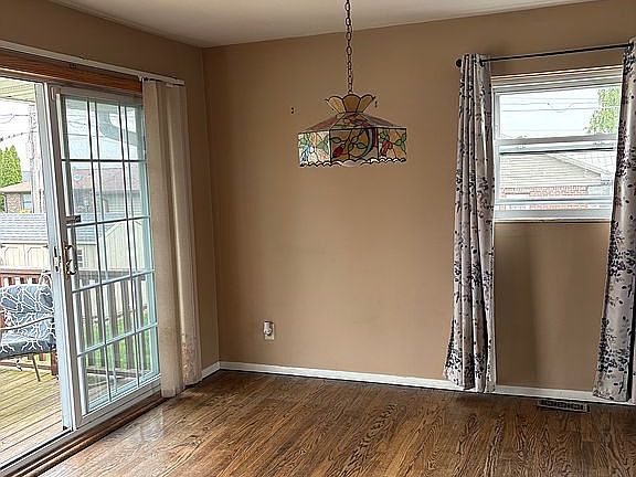 4th image of 2300 Mohr Dr