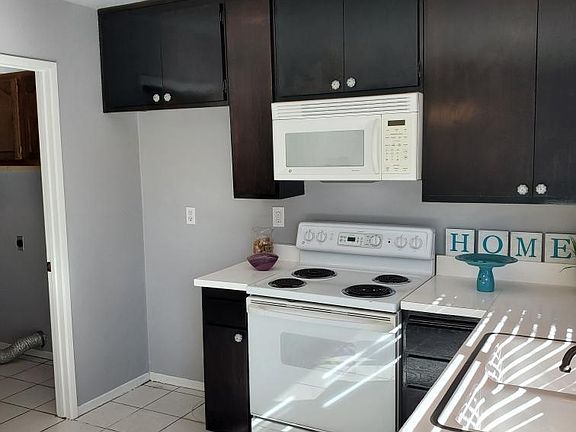 4th image of 553 Serento Cir