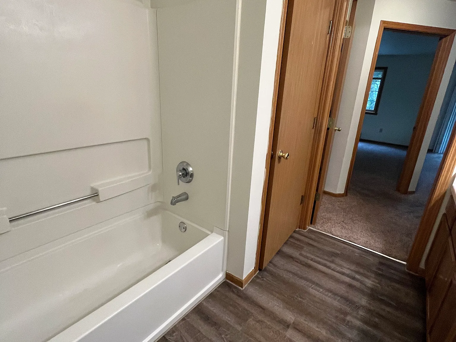 2 bed, 1050 sqft, $1,595 — Photo 4