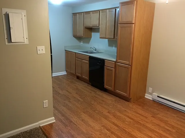 2 bed, 900 sqft, $1,200 — Photo 2