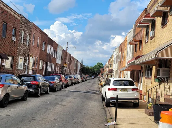 2551 S Warnock St, Philadelphia, PA 19148