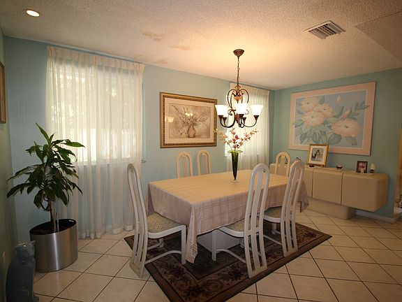 4th image of 10935 W Broward Blvd