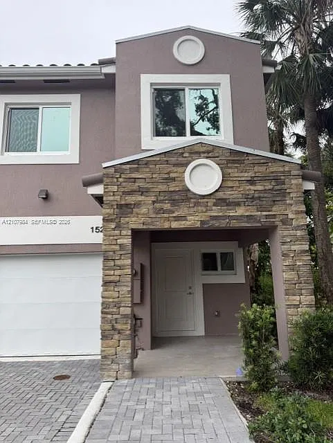 3 bed, 2.5 bath, 1633 sqft, $3,800 — Photo 3