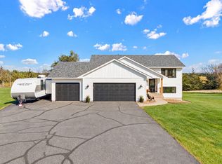 987 La Barge Rd, Hudson, WI 54016