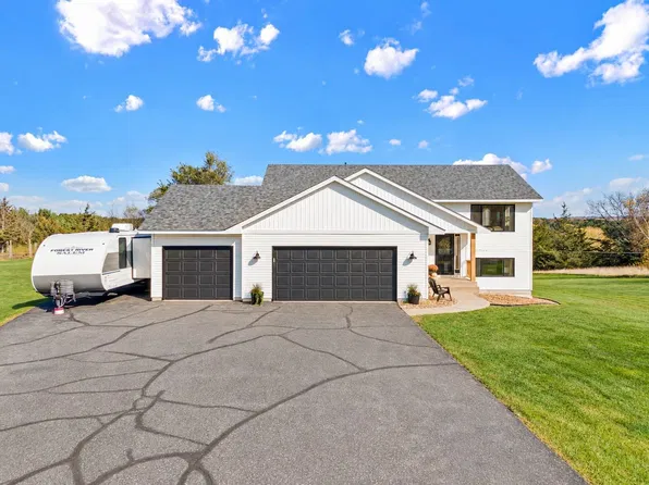 987 La Barge Rd, Hudson, WI 54016