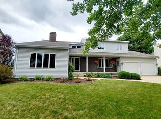 1603 Knoll Ridge Dr, Waverly, IA 50677