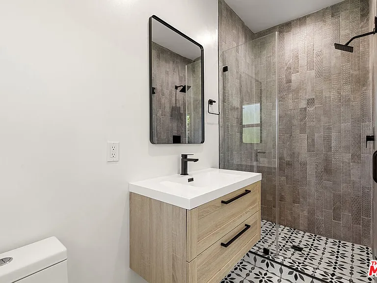 1305 Lucile Ave #3 — Photo 13